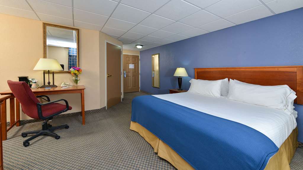 Red Roof Inn & Suites Macon Room photo
