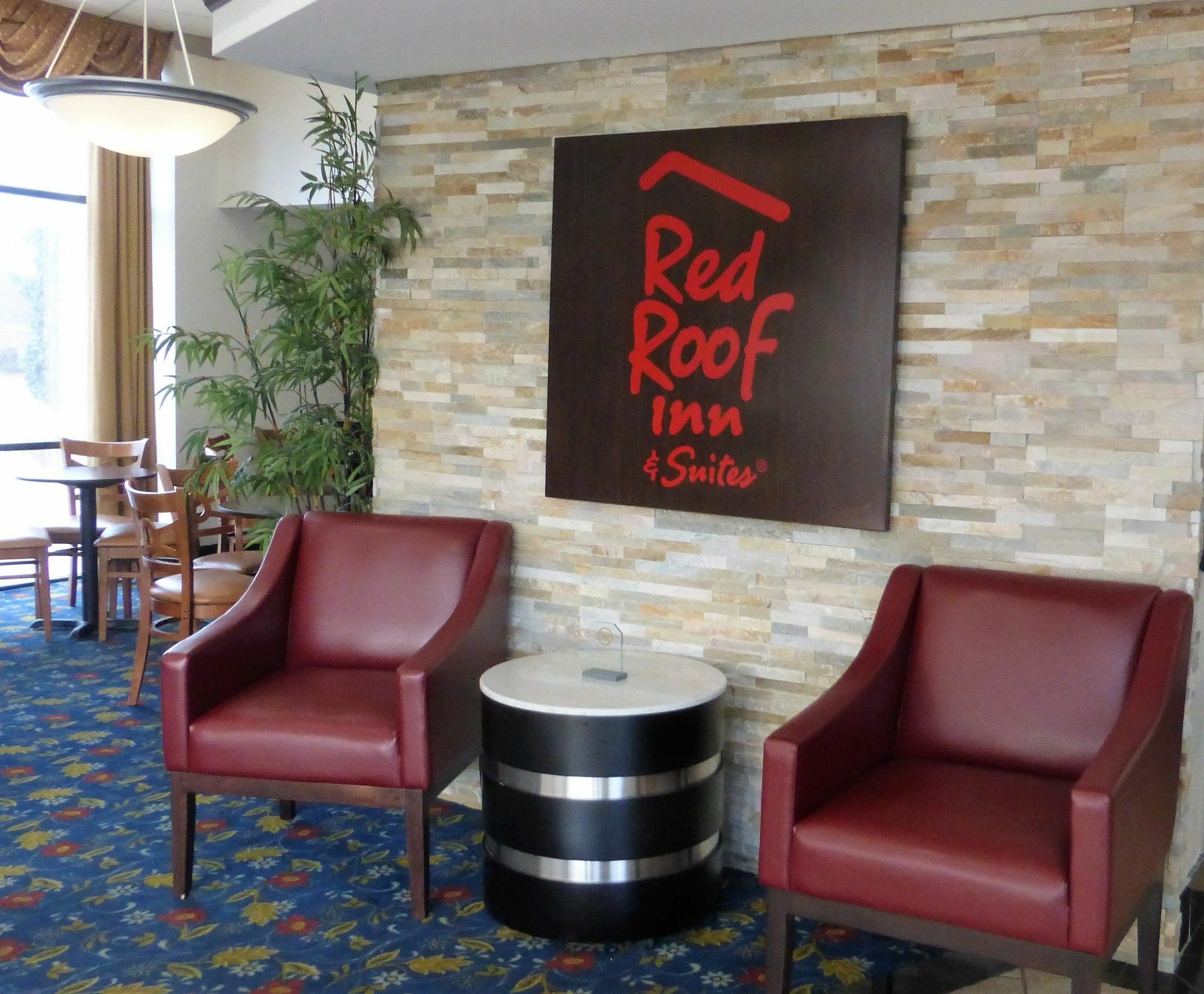 Red Roof Inn & Suites Macon Exterior photo